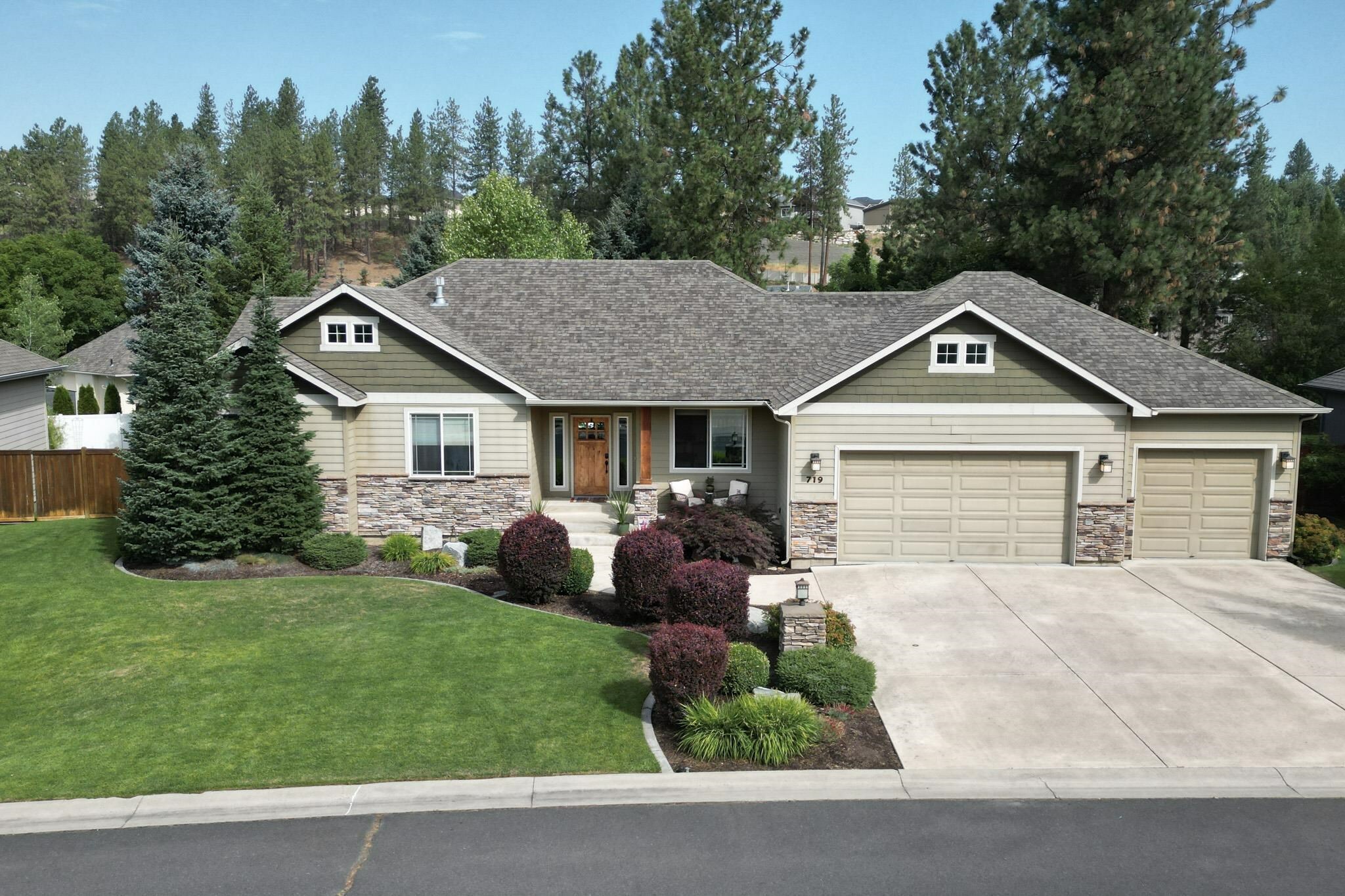 Property Photo: 719 E Golden Rd WA 99208