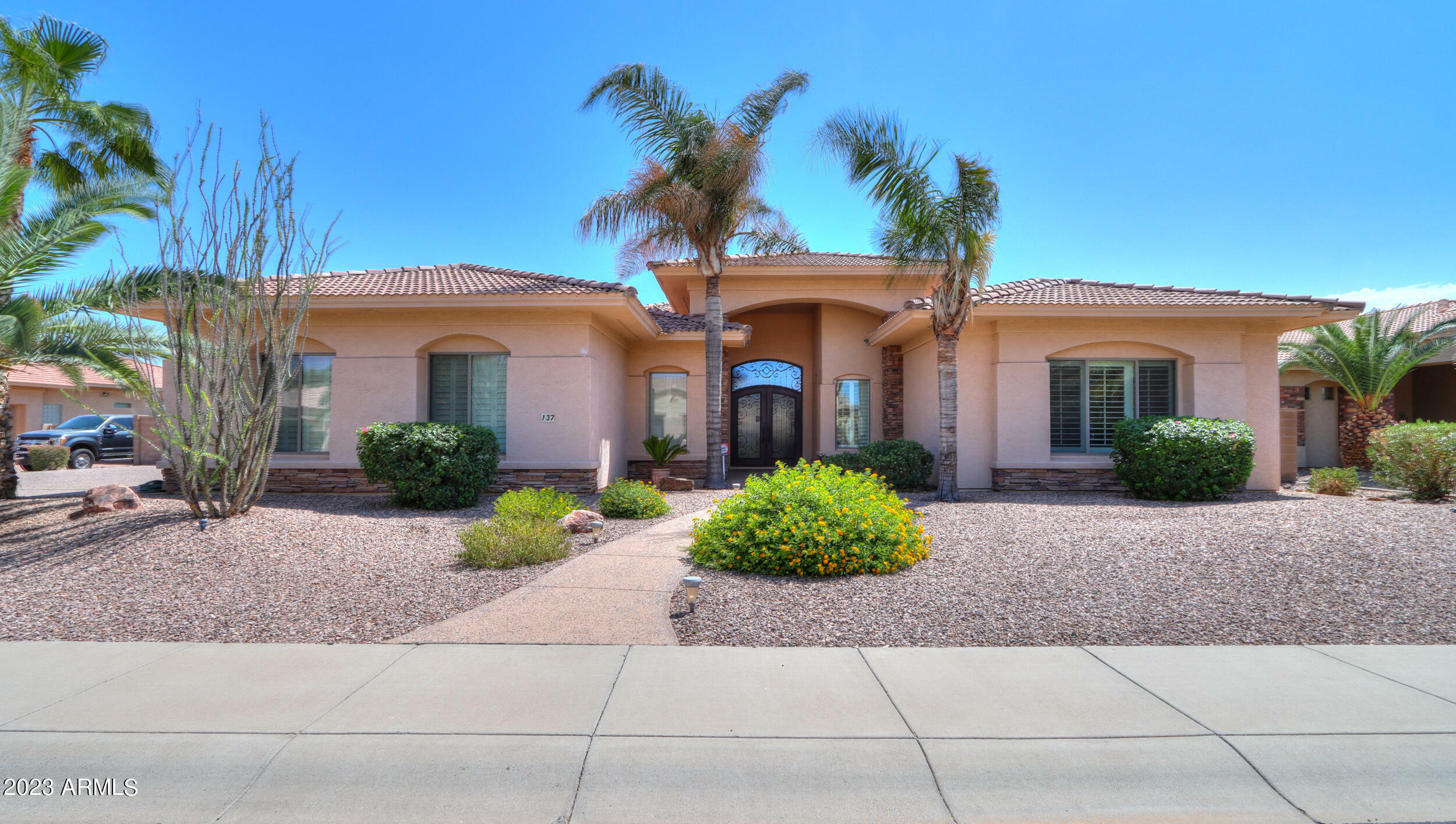 Property Photo: 137 W Auburn Sky Court AZ 85122