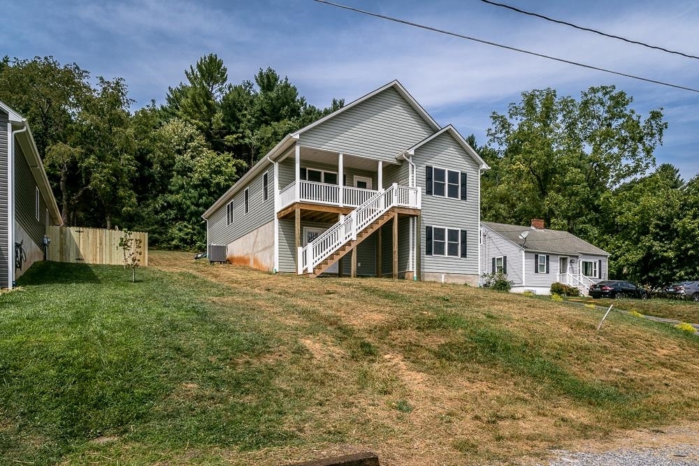 Property Photo: 32 Overlook Ln VA 24467