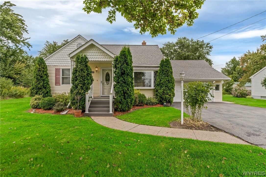 Property Photo: 6739 Ward Road NY 14304