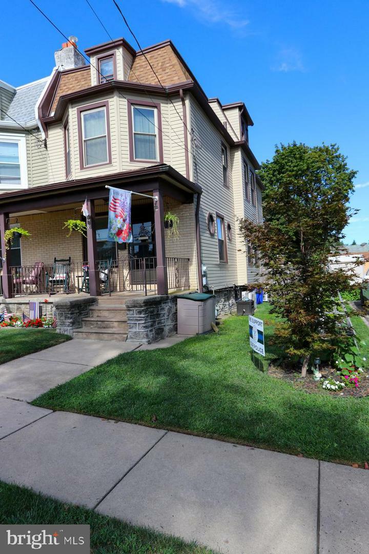 Property Photo:  35 N Central Avenue  PA 19046 