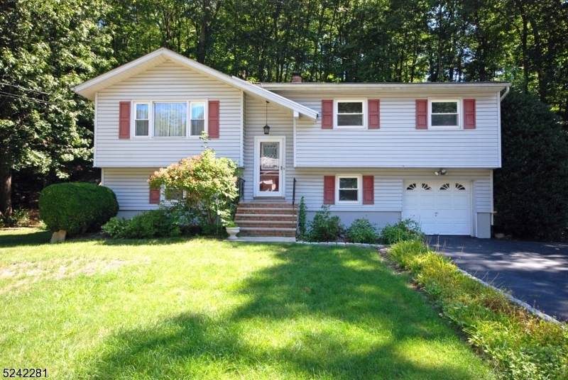 Property Photo:  15 Fountain Dr  NJ 07456 