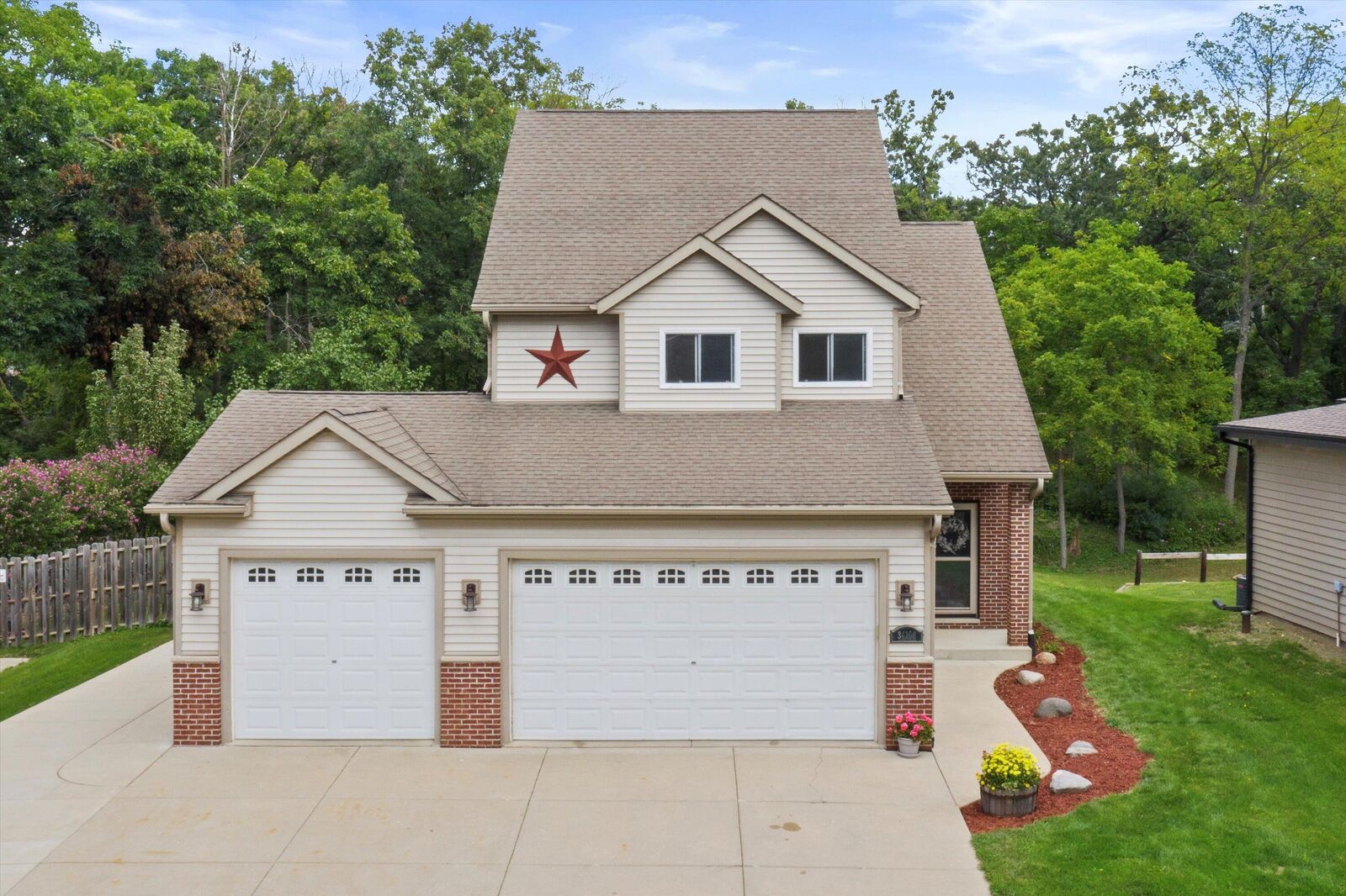 Property Photo: 34106 White Oak Dr WI 53105