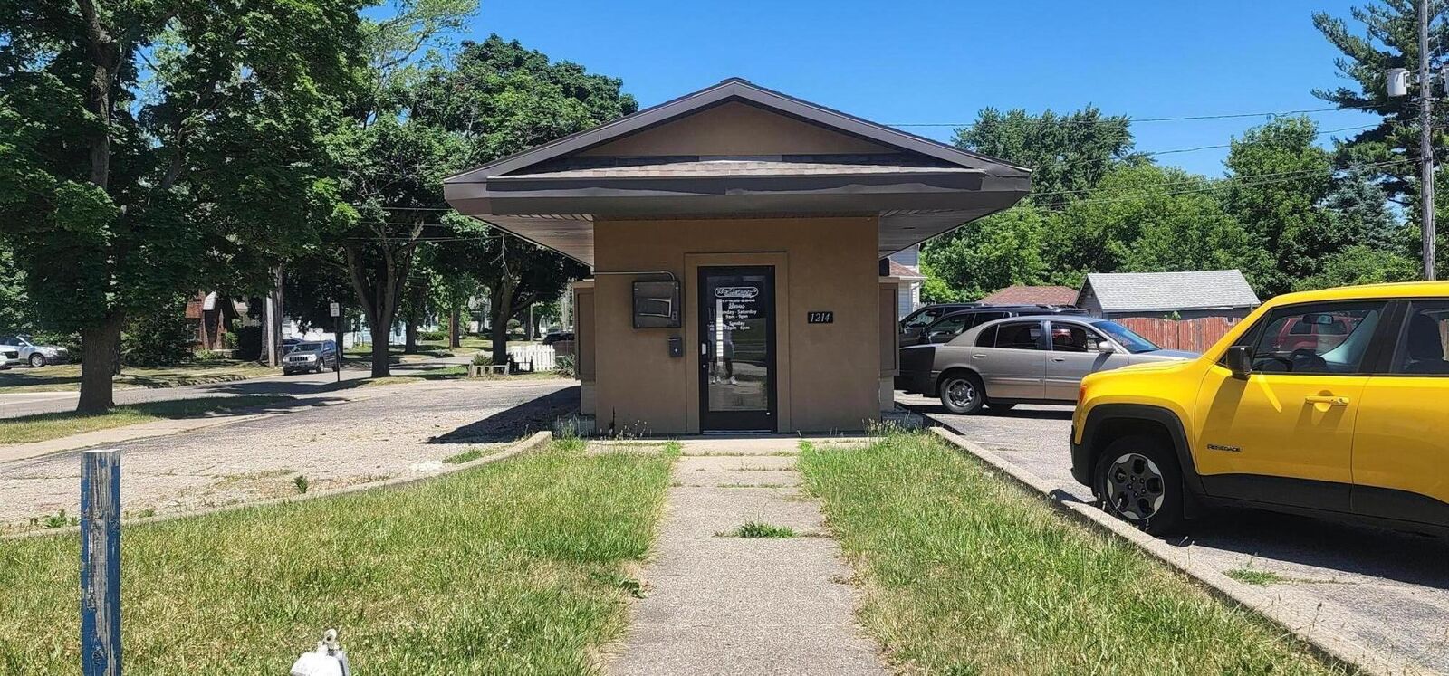 Property Photo: 1214 W Michigan Avenue MI 49202