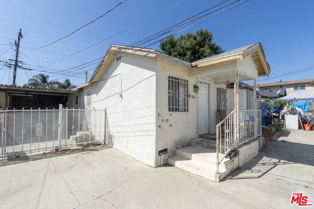Property Photo: 1422 W 97th Street CA 90047