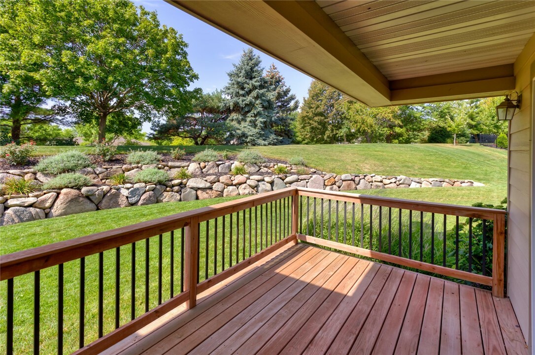 Property Photo: 4950 Cherrywood Place IA 50265
