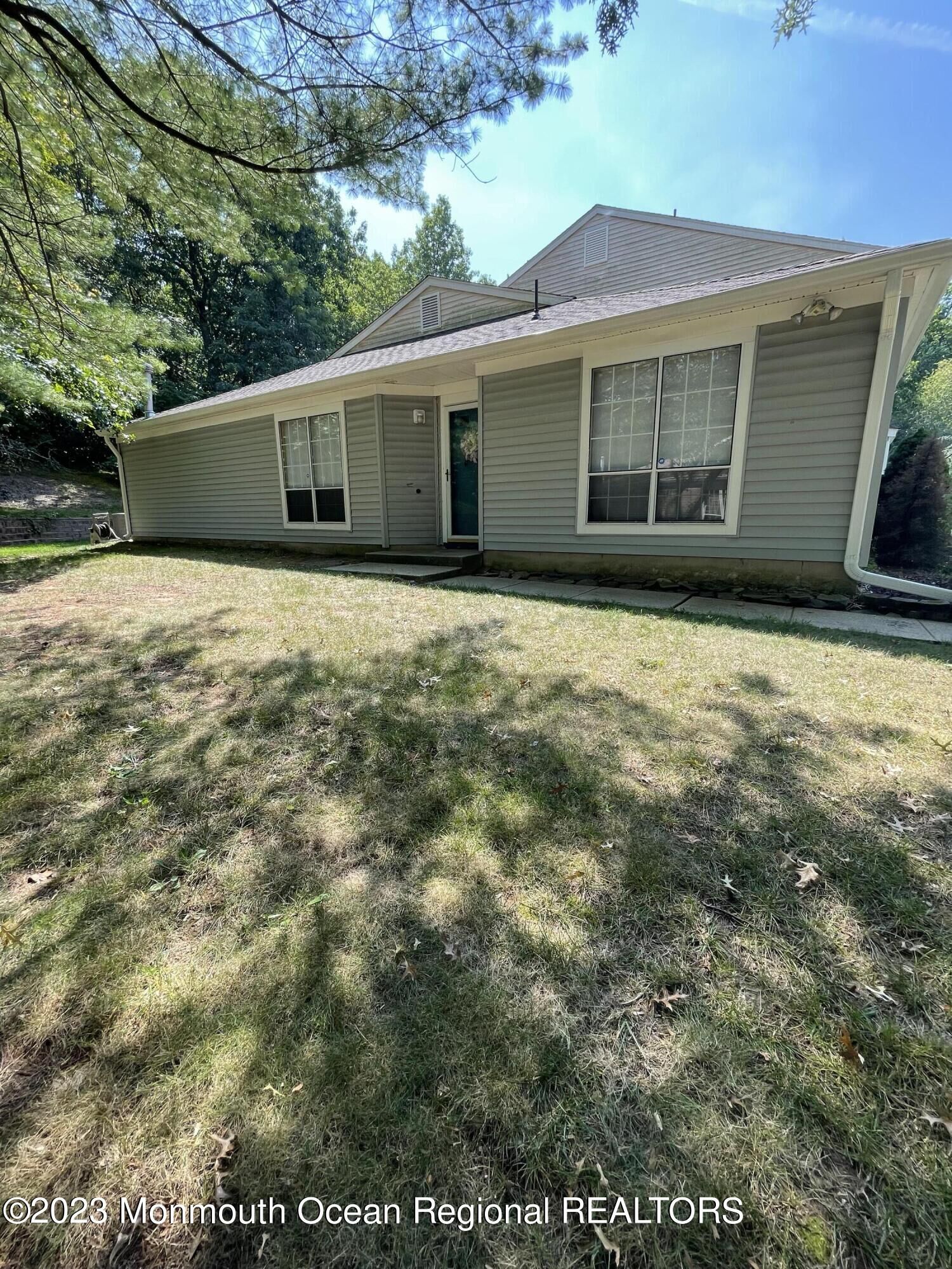 Property Photo: 206 Yorkshire Court NJ 08857