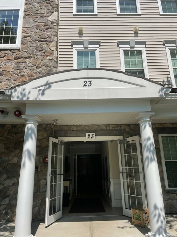 Property Photo: 23 Augustus Ct 4006 MA 01867