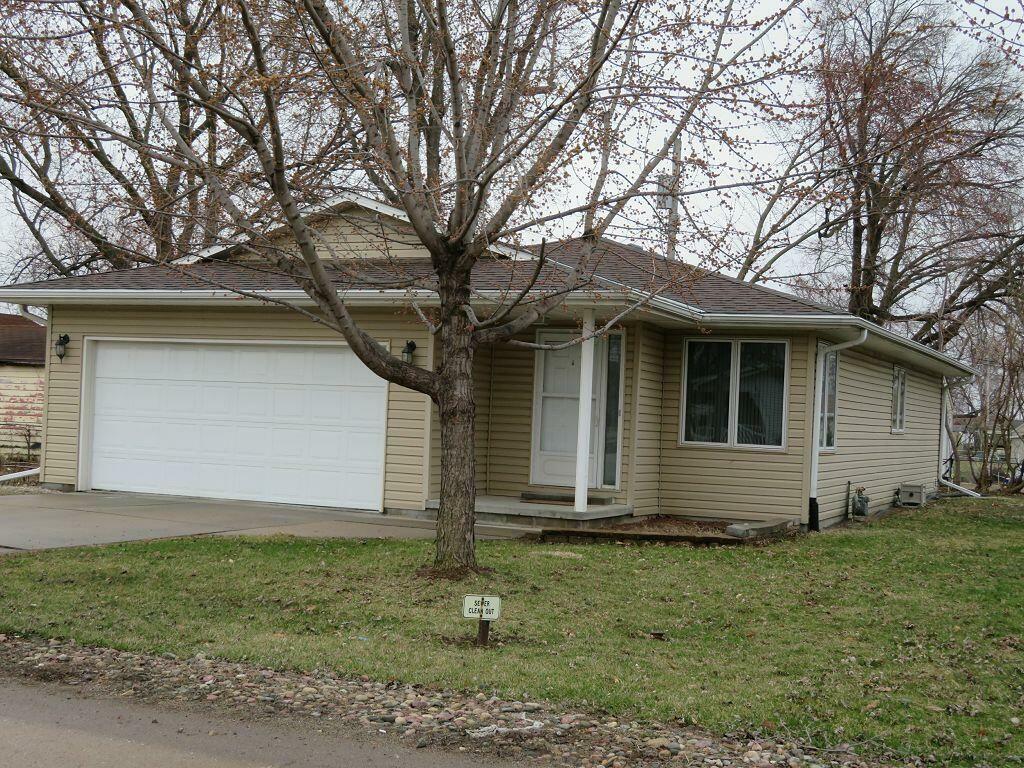 Property Photo:  309 Comanche  Street  IA 51503 