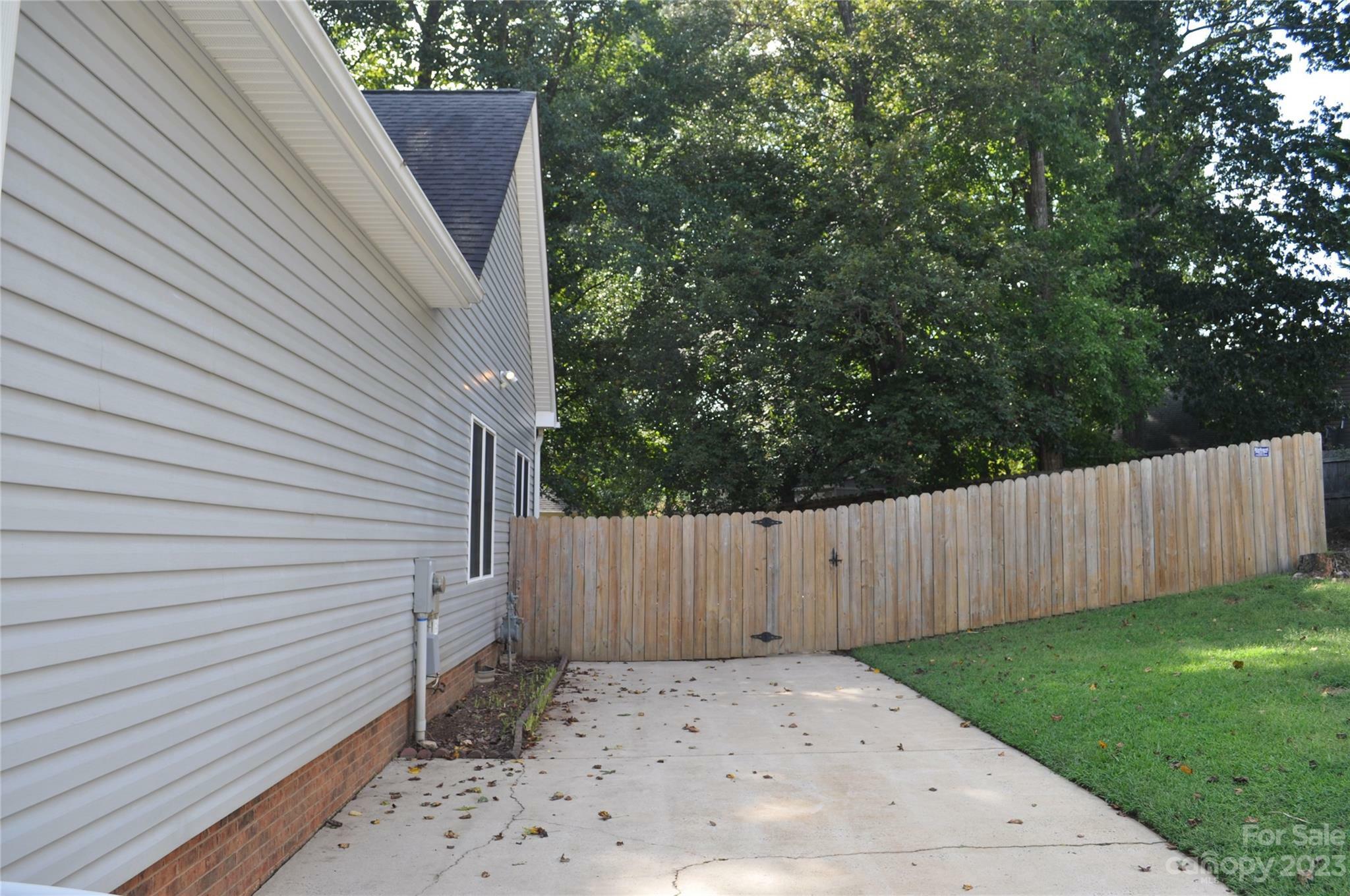 Property Photo: 2521 Laver Court NC 28056