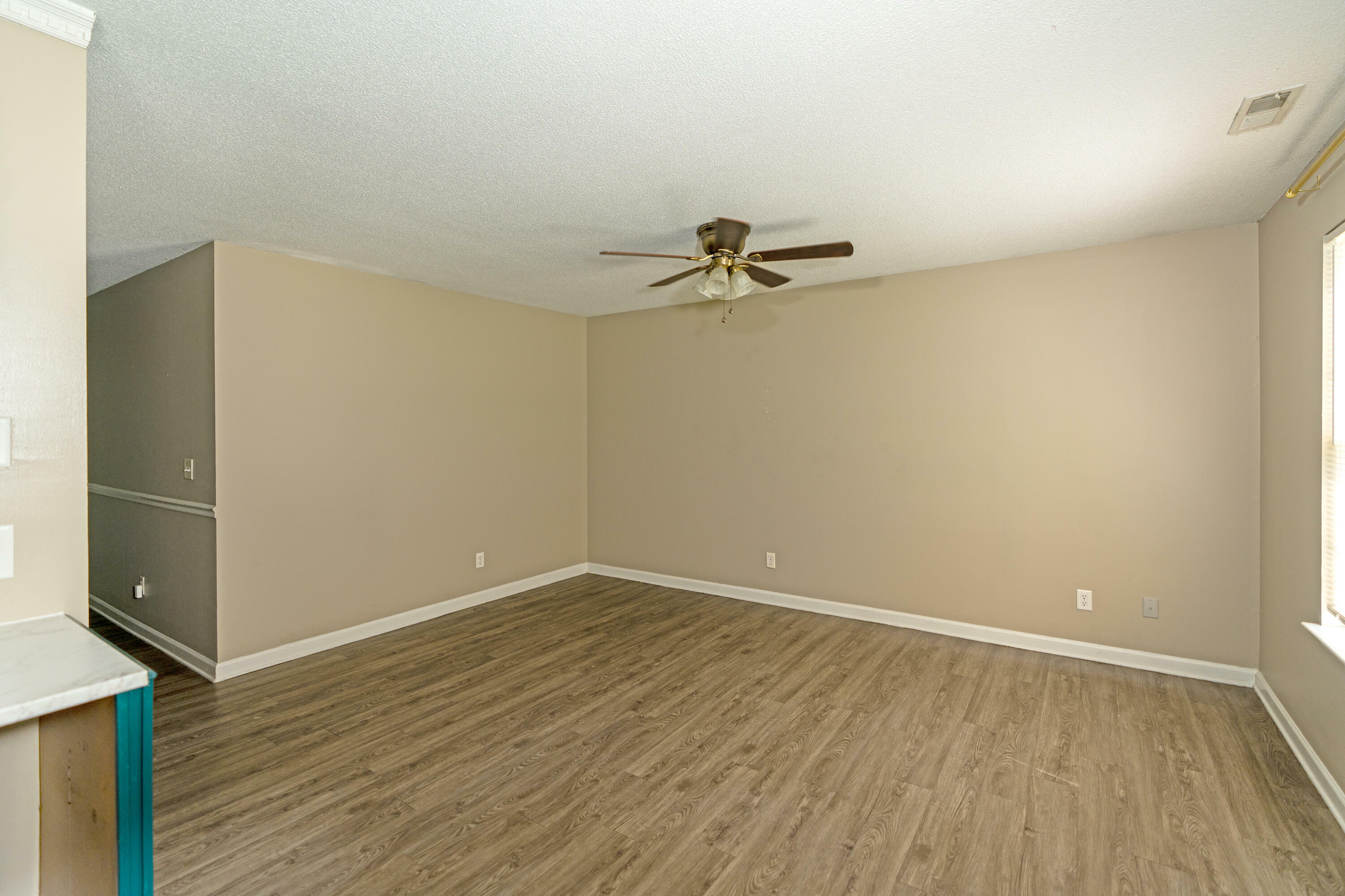Property Photo: 3831 Bonny Oaks Dr TN 37406