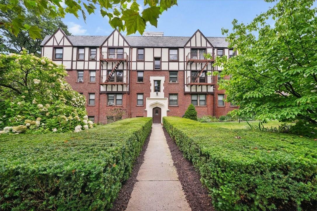 Property Photo: 11 Greenridge Avenue D1 NY 10605