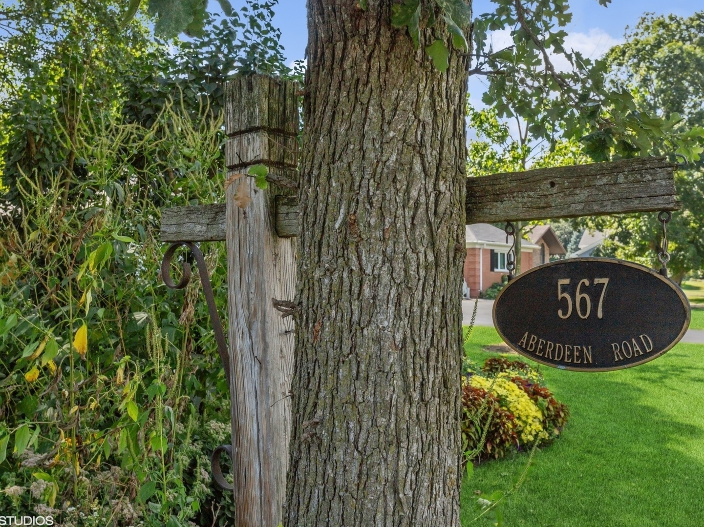 Property Photo: 567 Aberdeen Road IL 60423