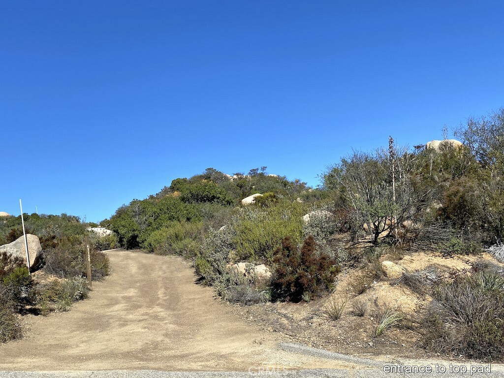 Property Photo:  43120 Avenida Escala  CA 92562 