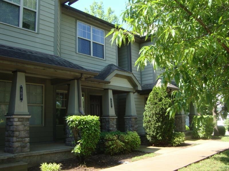 Property Photo: 105 4th Ave 102 TN 37130