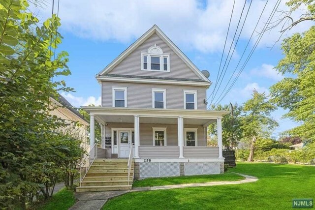 Property Photo:  258 West Englewood Avenue 3  NJ 07631 