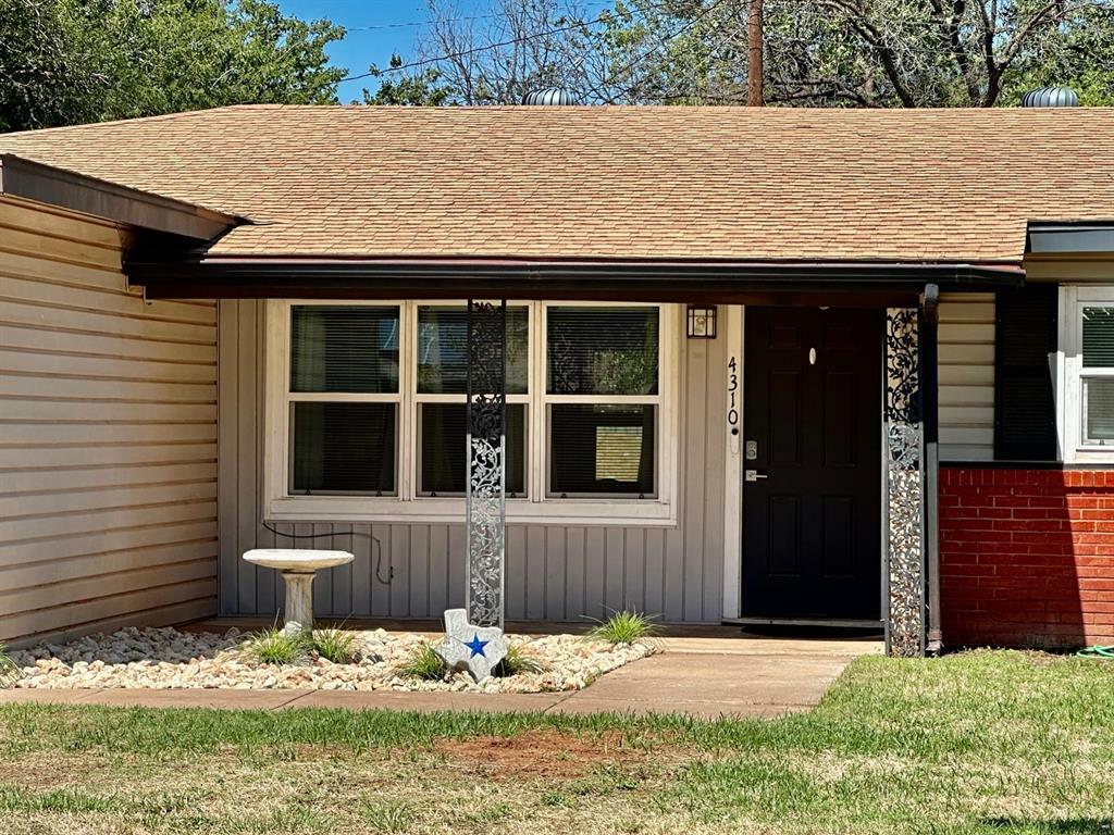 Property Photo: 4310 S 5th Street TX 79605