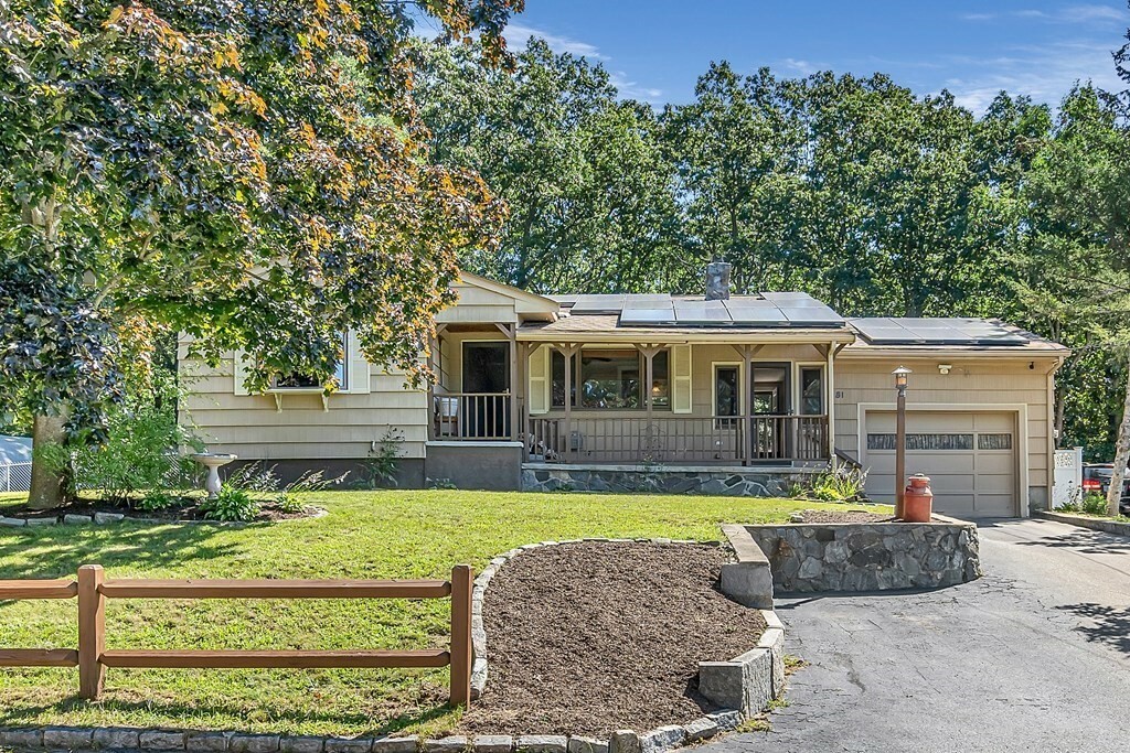 Property Photo: 81 Edgewater Dr MA 01504