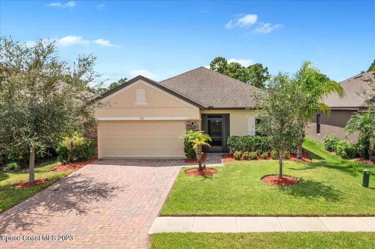 Property Photo:  930 Dillard Drive SE  FL 32909 