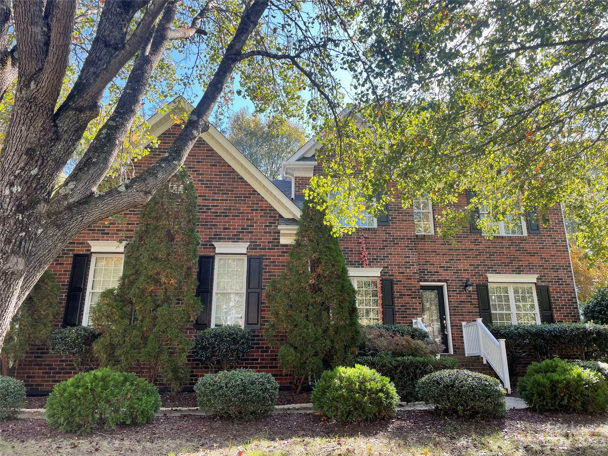 Property Photo: 113 Abbotsbury Court NC 28173