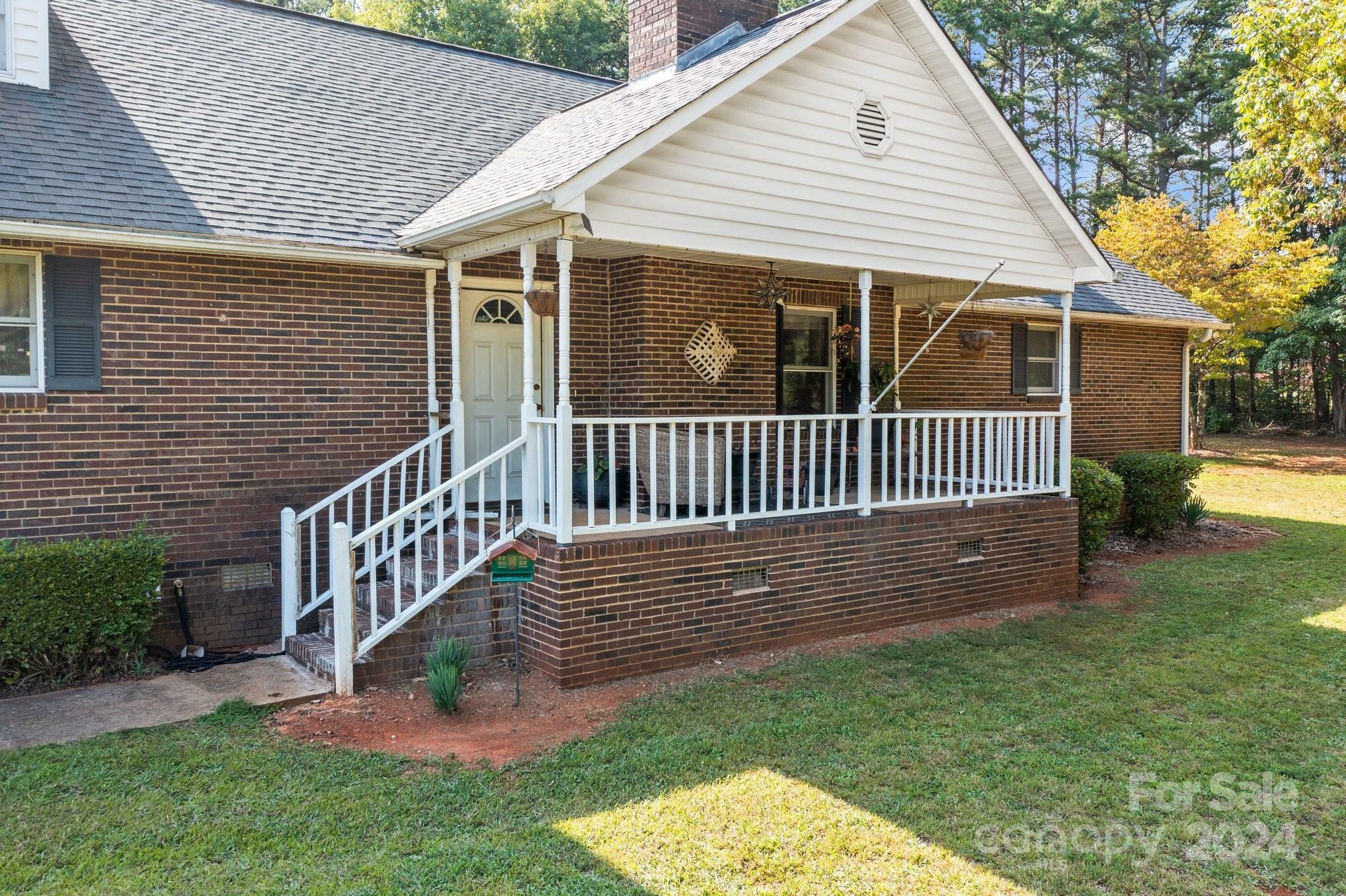 Property Photo:  1672 Shearers Road  NC 28036 