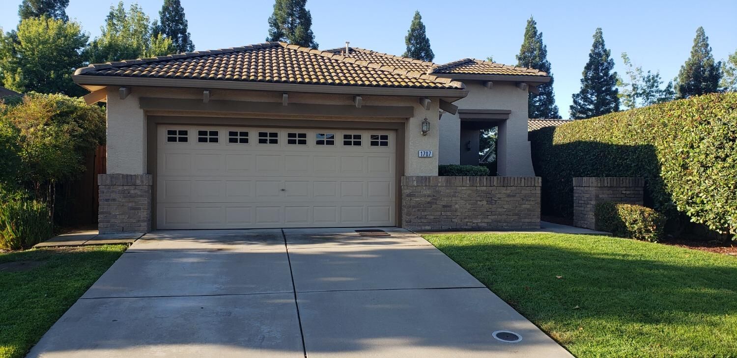 Property Photo: 1707 Luton Drive CA 95747