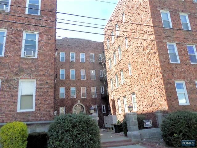 Property Photo:  30 West Harriet Avenue 12E  NJ 07650 