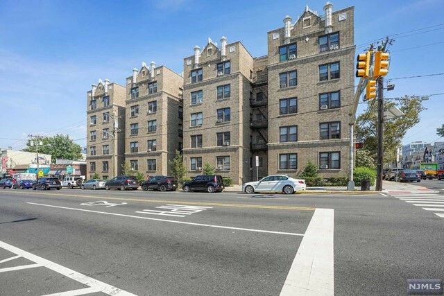 Property Photo:  2700 John F Kennedy Boulevard 308  NJ 07306 