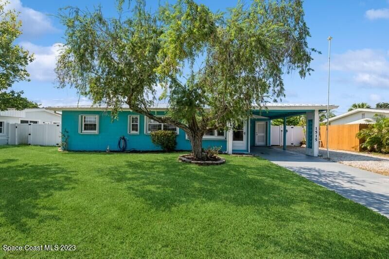 Property Photo:  1515 Holly Avenue  FL 32952 