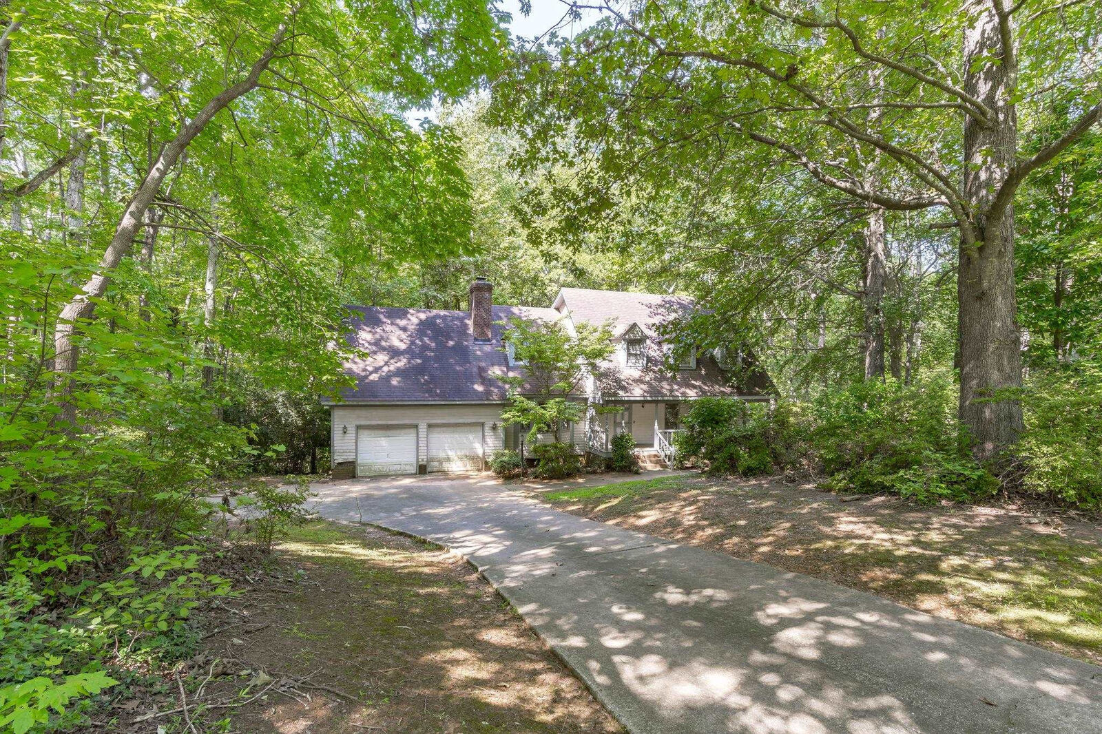 Property Photo:  1043 Shadywood Lane  NC 27603 