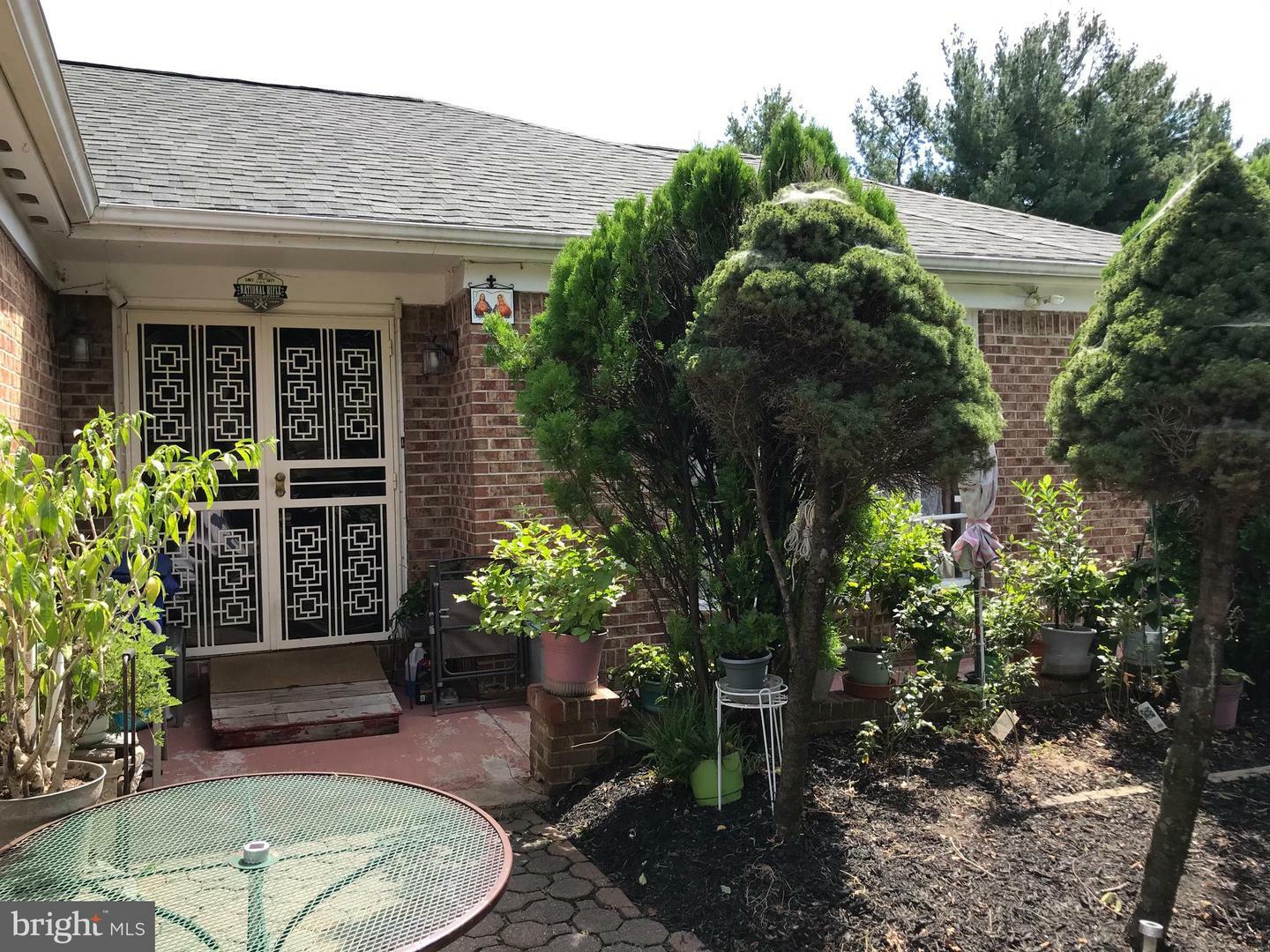 Property Photo: 7500 Oxon Hill Road MD 20745