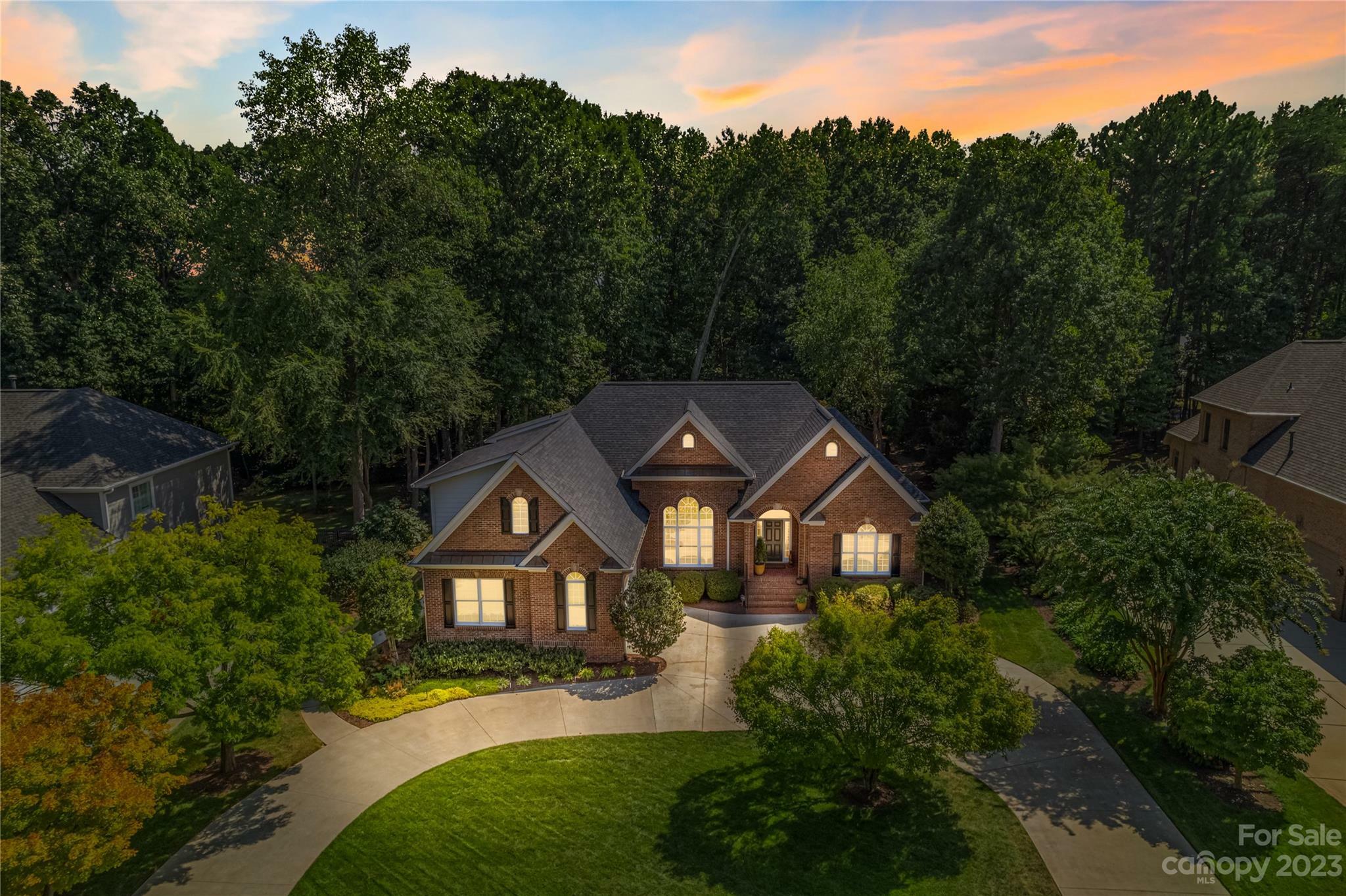 Property Photo: 4552 Rustling Woods Drive NC 28037