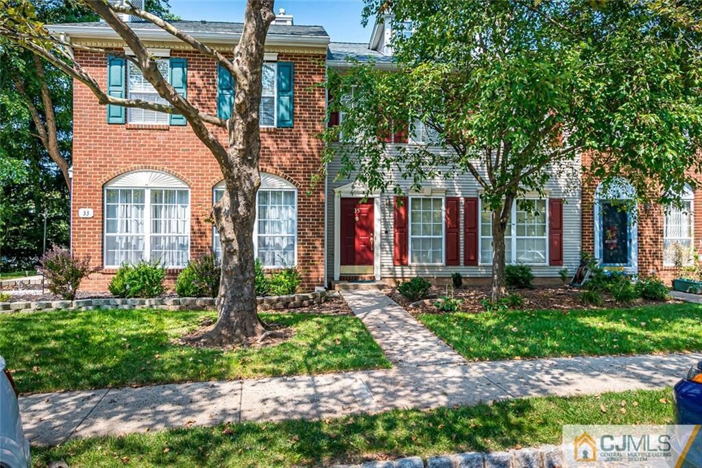 Property Photo:  35 Hudson Court  NJ 08823 