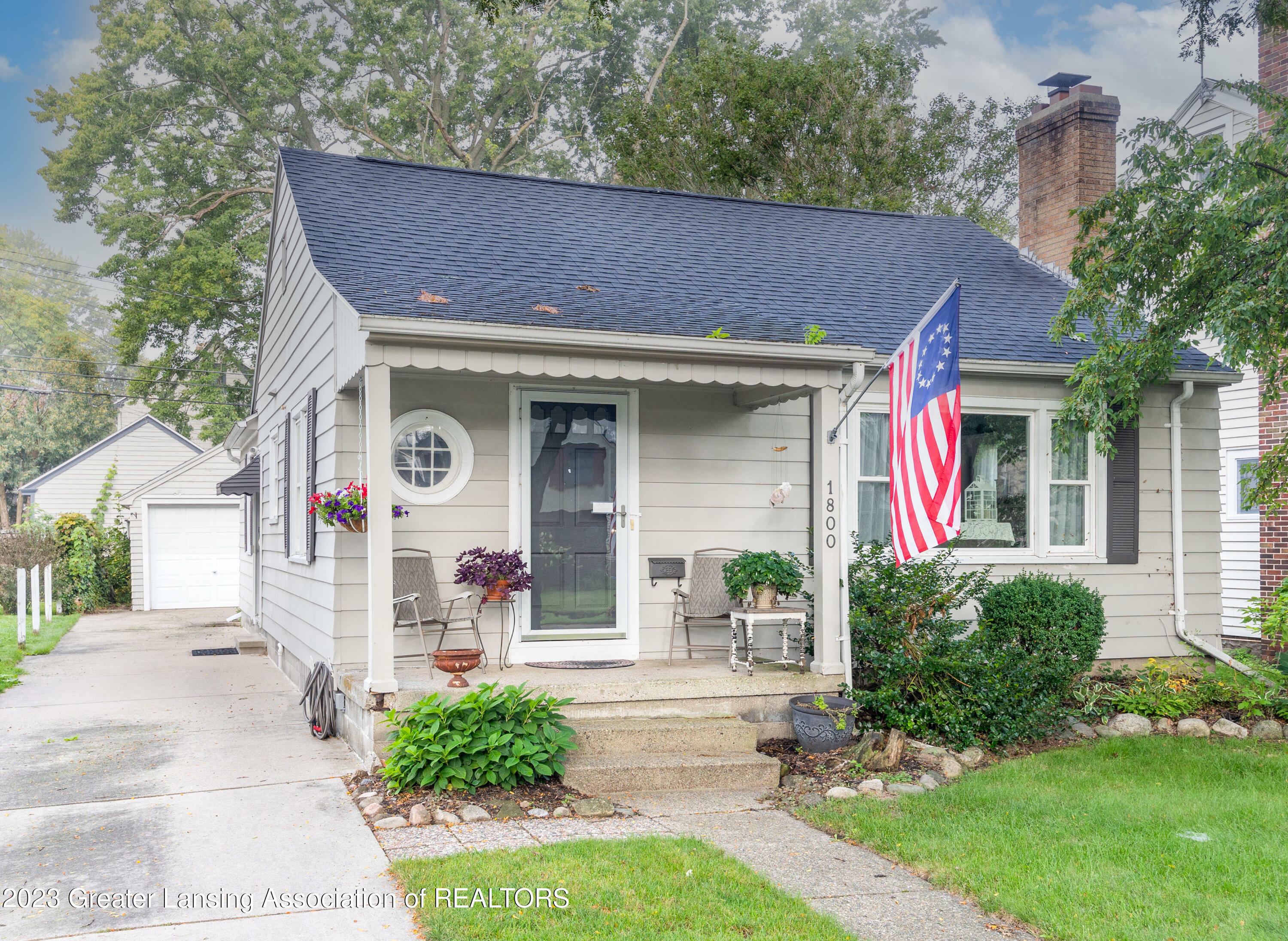 Property Photo:  1800 Sunnyside Avenue  MI 48910 