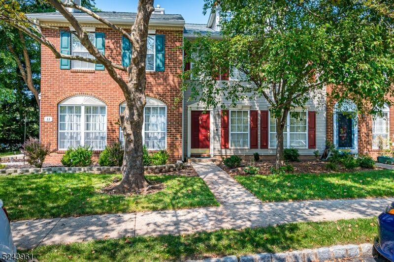 Property Photo:  35 Hudson Ct  NJ 08823 