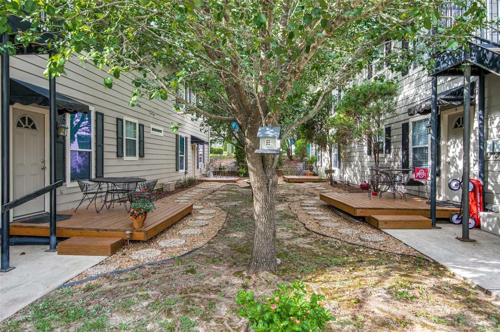 Property Photo: 1404-1406 April Villa TX 77356