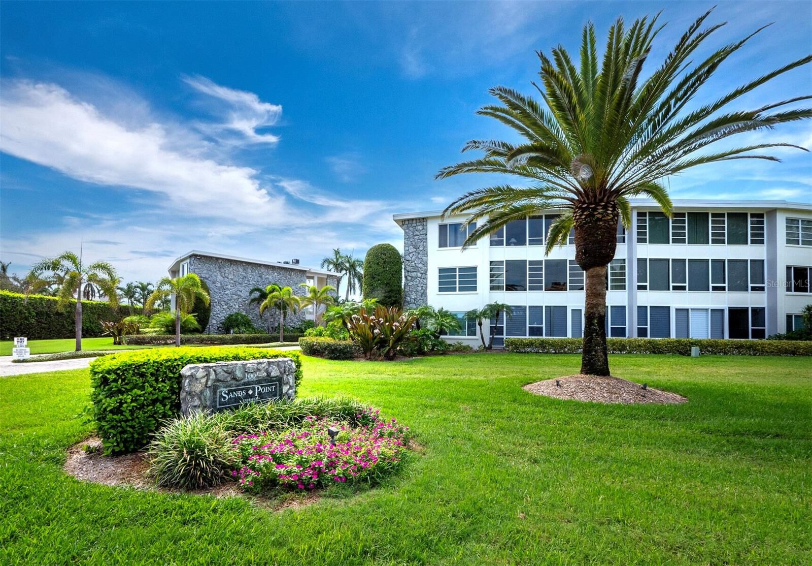 Property Photo: 100 Sands Point Road 211 FL 34228