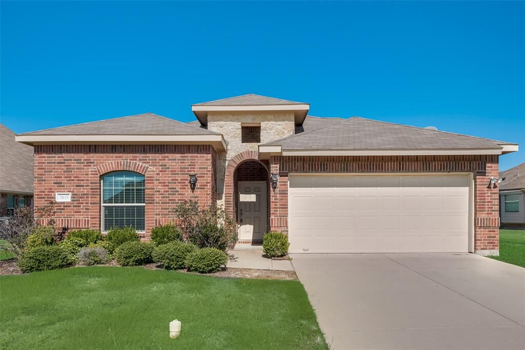Property Photo:  3018 Mill Creek Way  TX 75126 