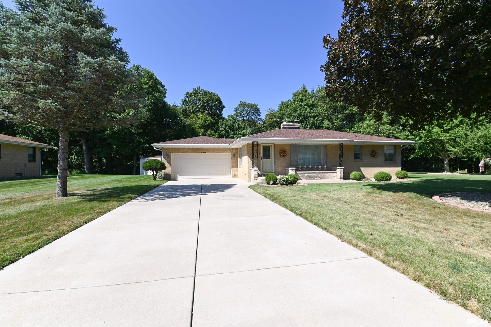 House for sale in Morton 211 Sycamore Avenue, Morton, IL 61550