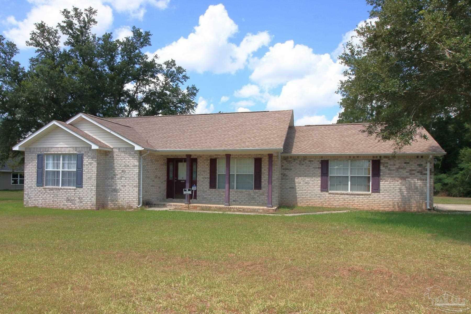 Property Photo: 3391 Hornsby Dr FL 32533