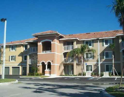 Property Photo: 6466 Emerald Dunes Drive 301 FL 33411