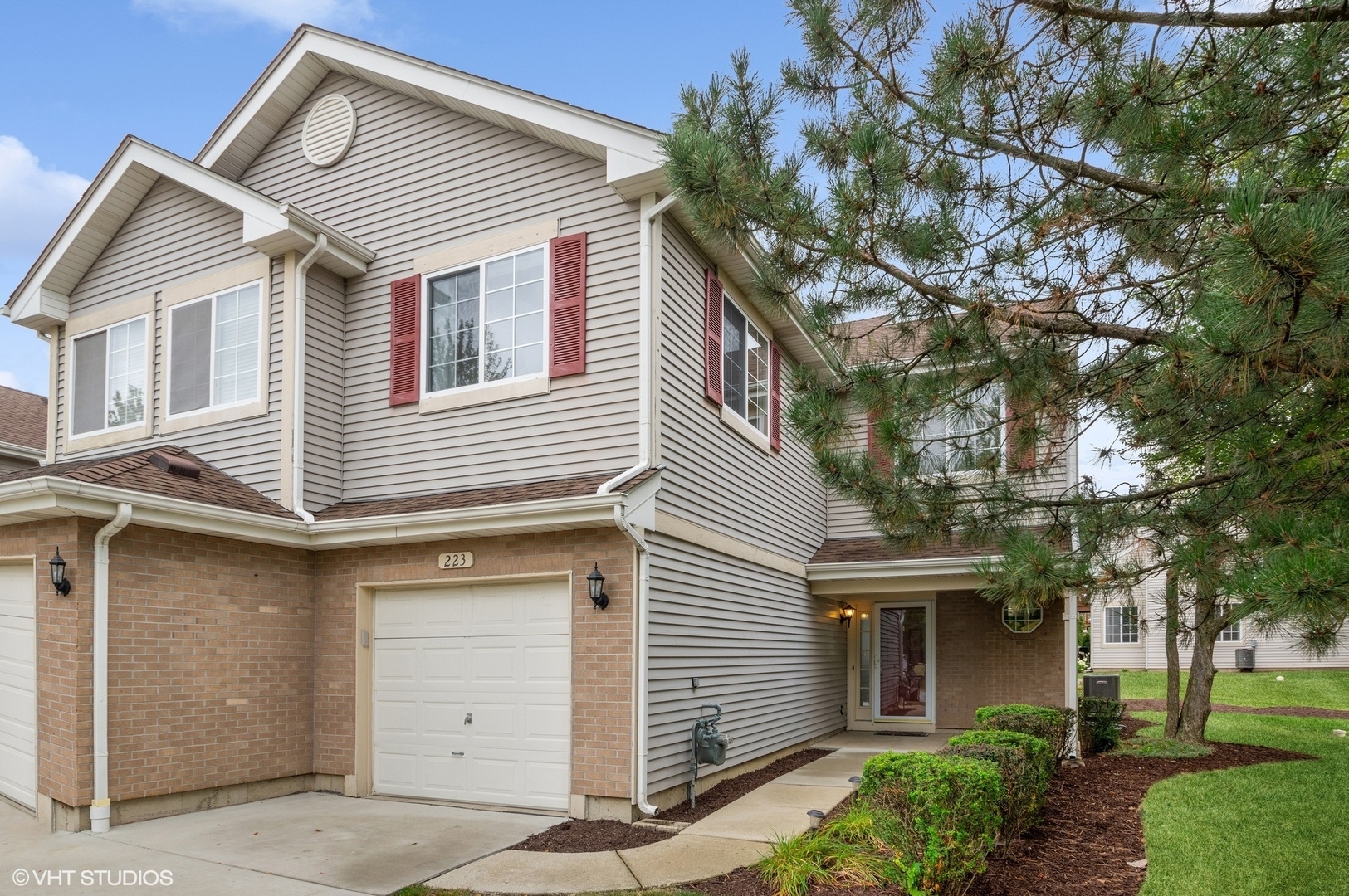 Property Photo: 223 Sierra Pass Drive IL 60194