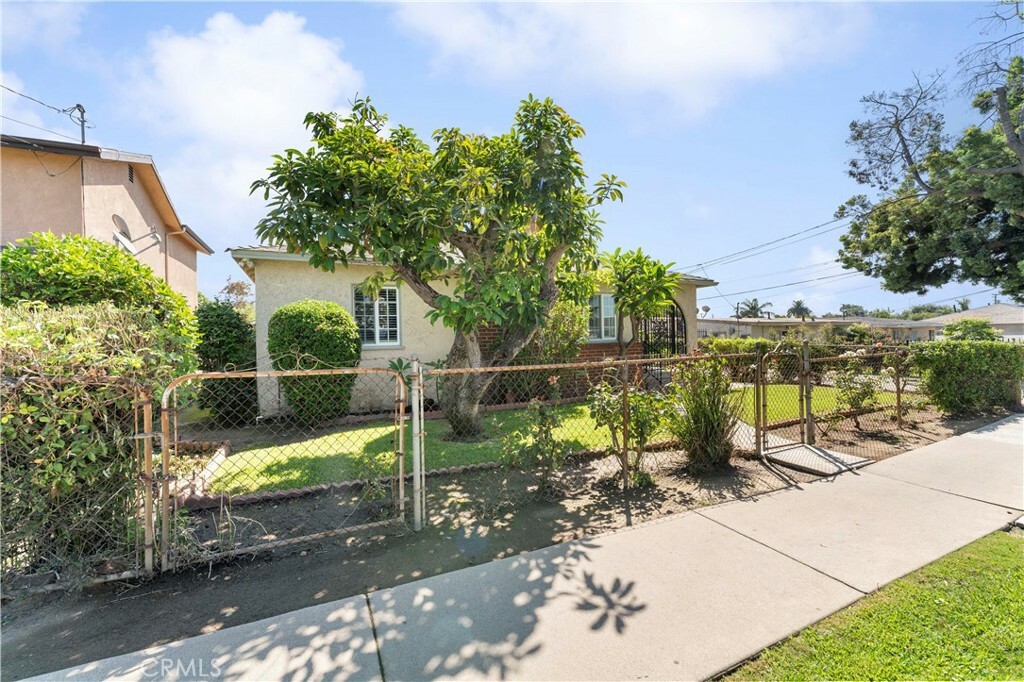 Property Photo:  146 N Alameda Avenue  CA 91702 