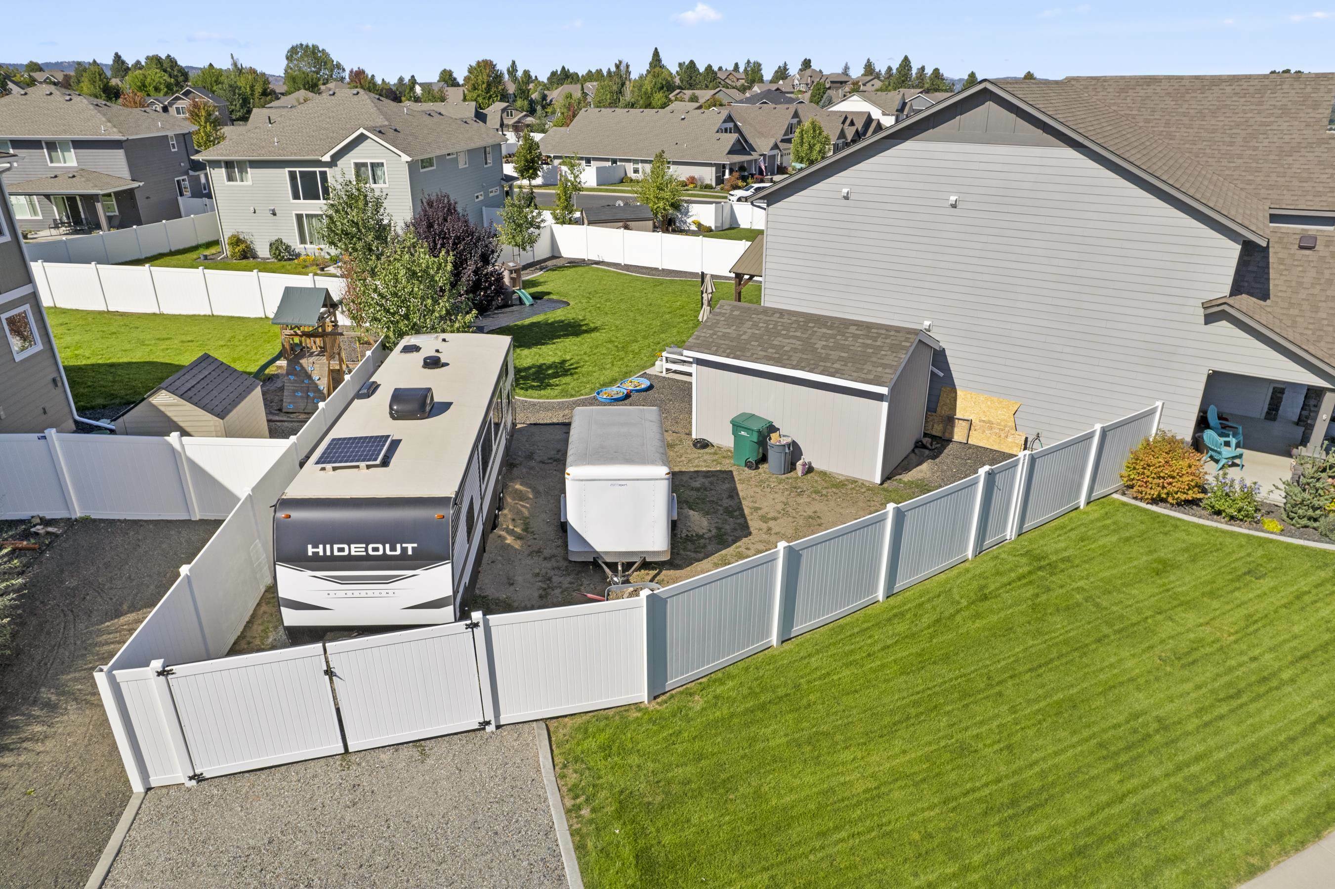 Property Photo: 1812 S Clover Dr WA 99016