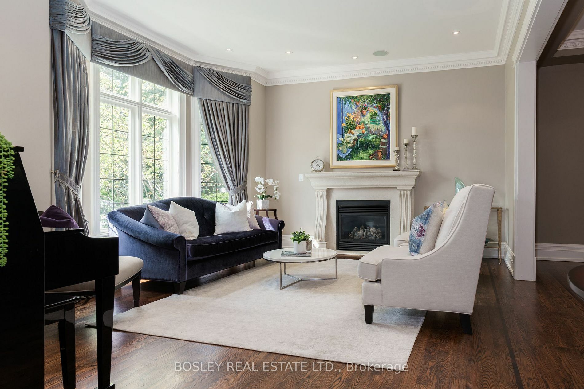 Property Photo:  18 Apsley Rd  ON M5M2X8 
