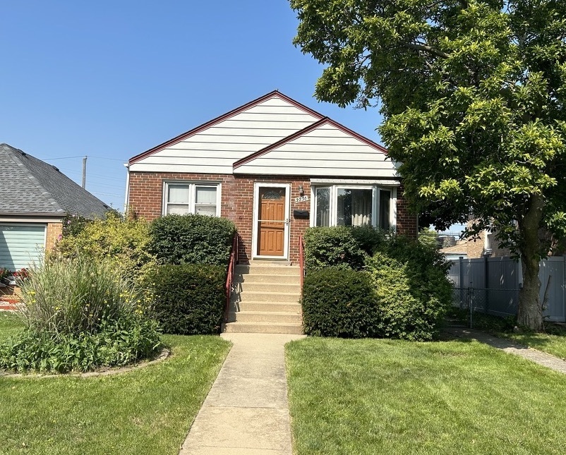 Property Photo:  2236 Elm Street  IL 60171 