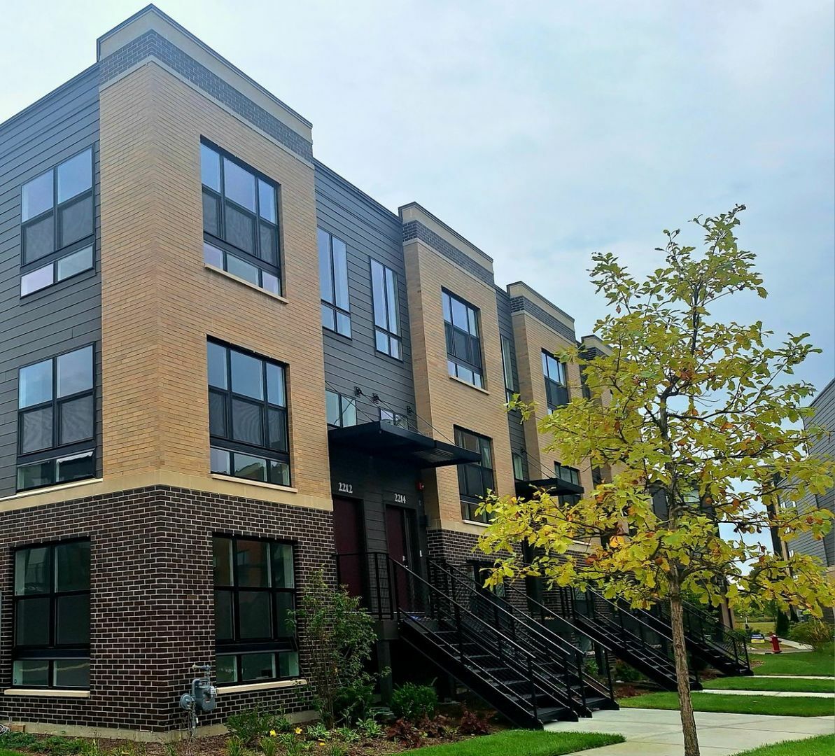 Property Photo: 2212 Venture Drive IL 60173