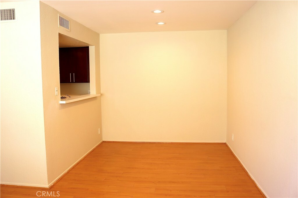 Property Photo:  421 Porter Street 7  CA 91205 