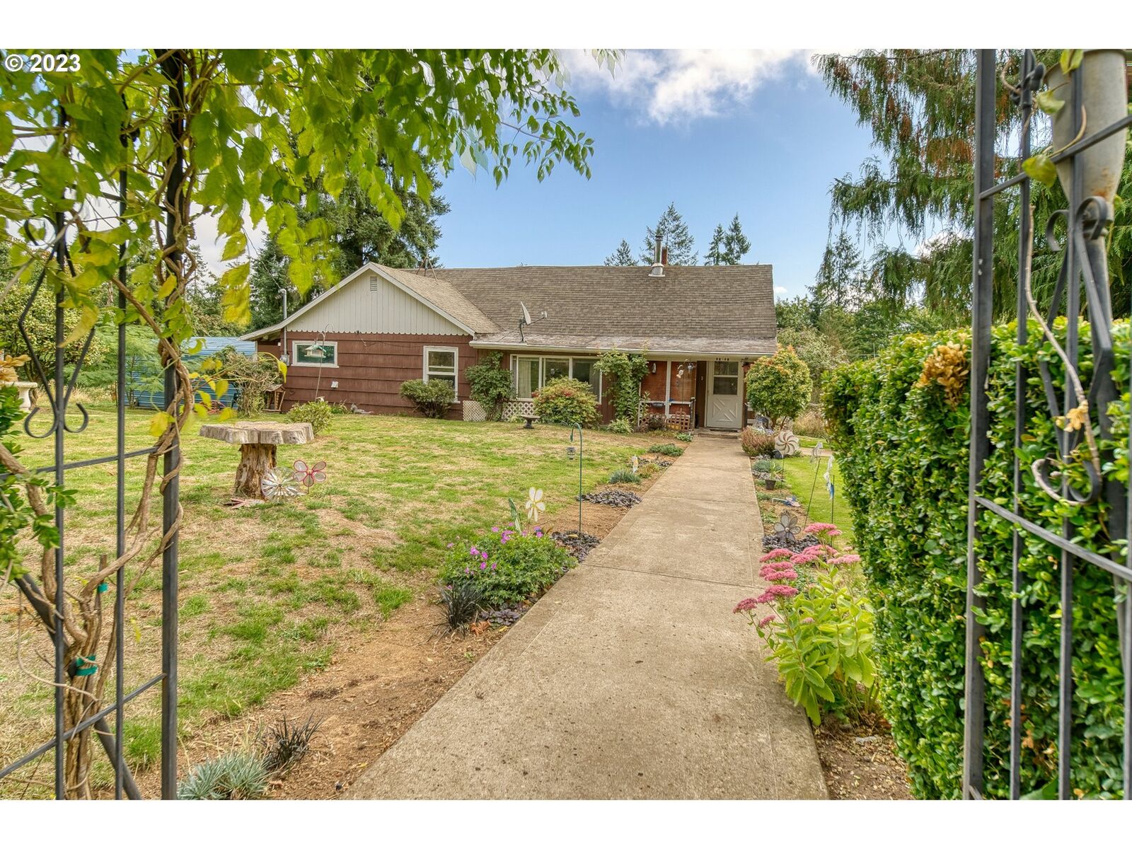 Property Photo: 34195 Lawrence Rd OR 97054