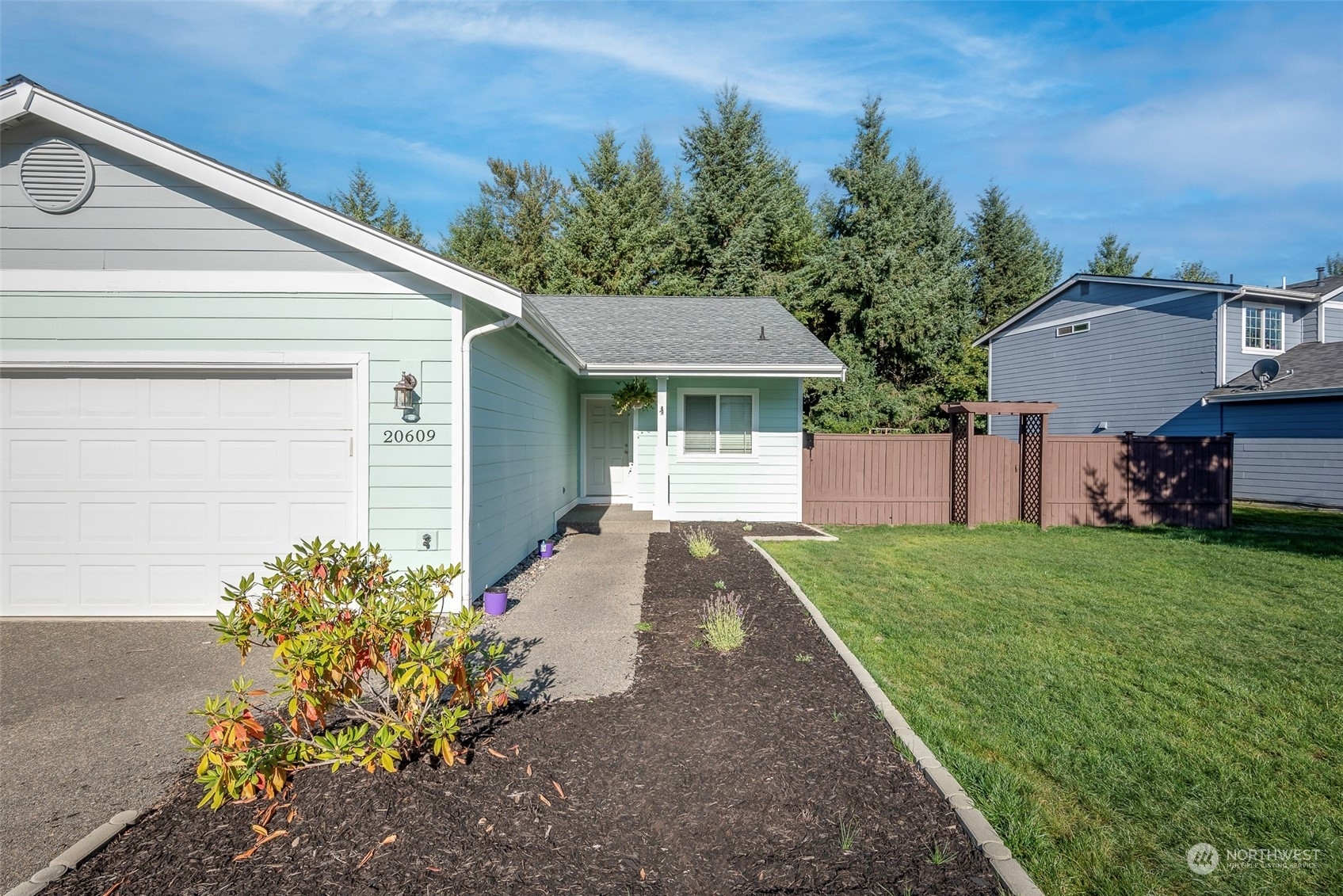 Property Photo:  20609 193rd Avenue E  WA 98360 